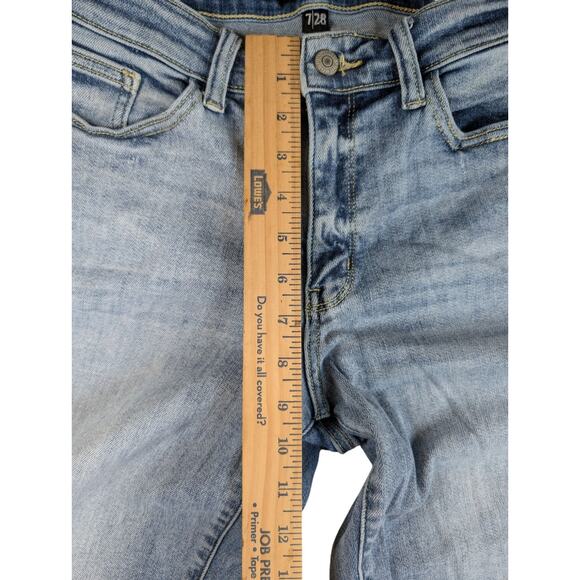 JUDY BLUE Boyfriend Fit Womens 7/28 Blue Denim Light Wash Distressed - Picture 5 of 11